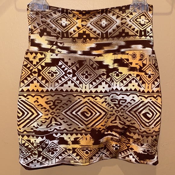 Aztec Print Y2K Mini Skirt - Picture 3 of 3